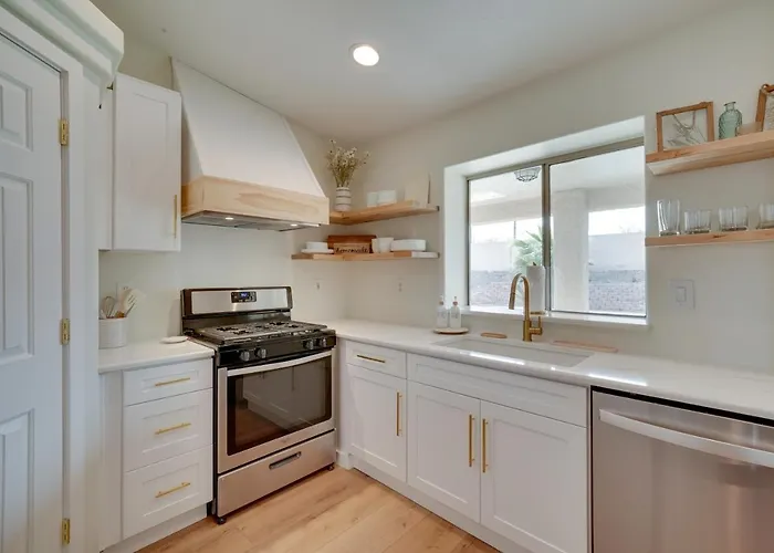 Havasu W/ Fire Pit & Grill, 3 Mi To * Lake Havasu City