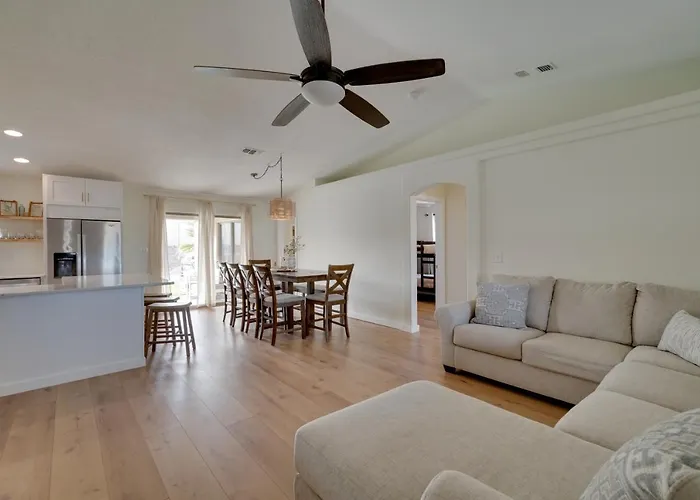 Havasu W/ Fire Pit & Grill, 3 Mi To Holiday home