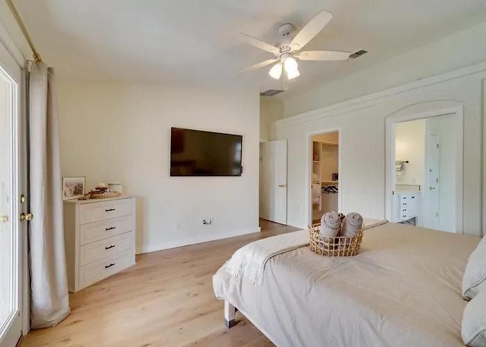 Holiday home Havasu W/ Fire Pit & Grill, 3 Mi To Lake Havasu City